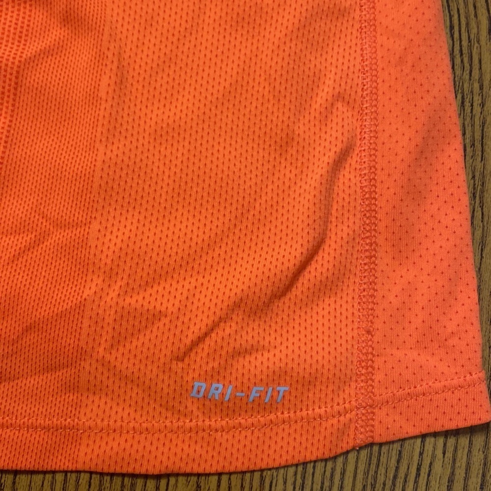 🌷 Nike 🌷 Dri Fit Top - Picture 8 of 9